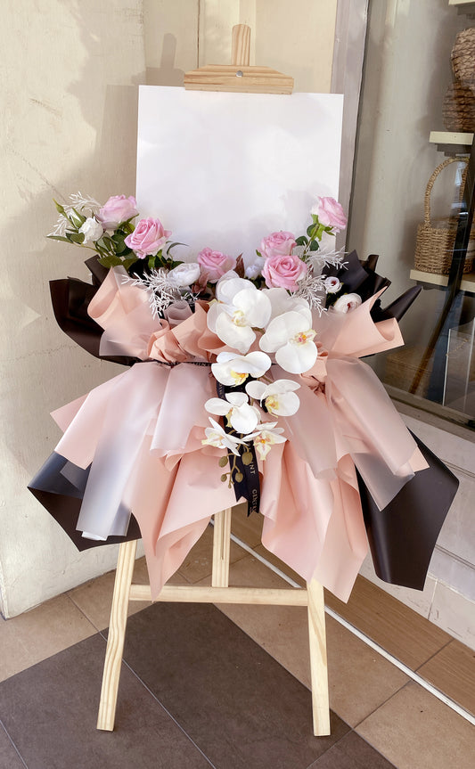 Trendy Acrylic Opening Stand 025 (RM 350.00)