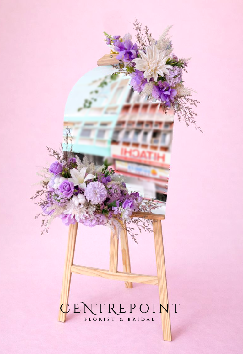 Trendy Acrylic Opening Stand 229 (RM 300.00)