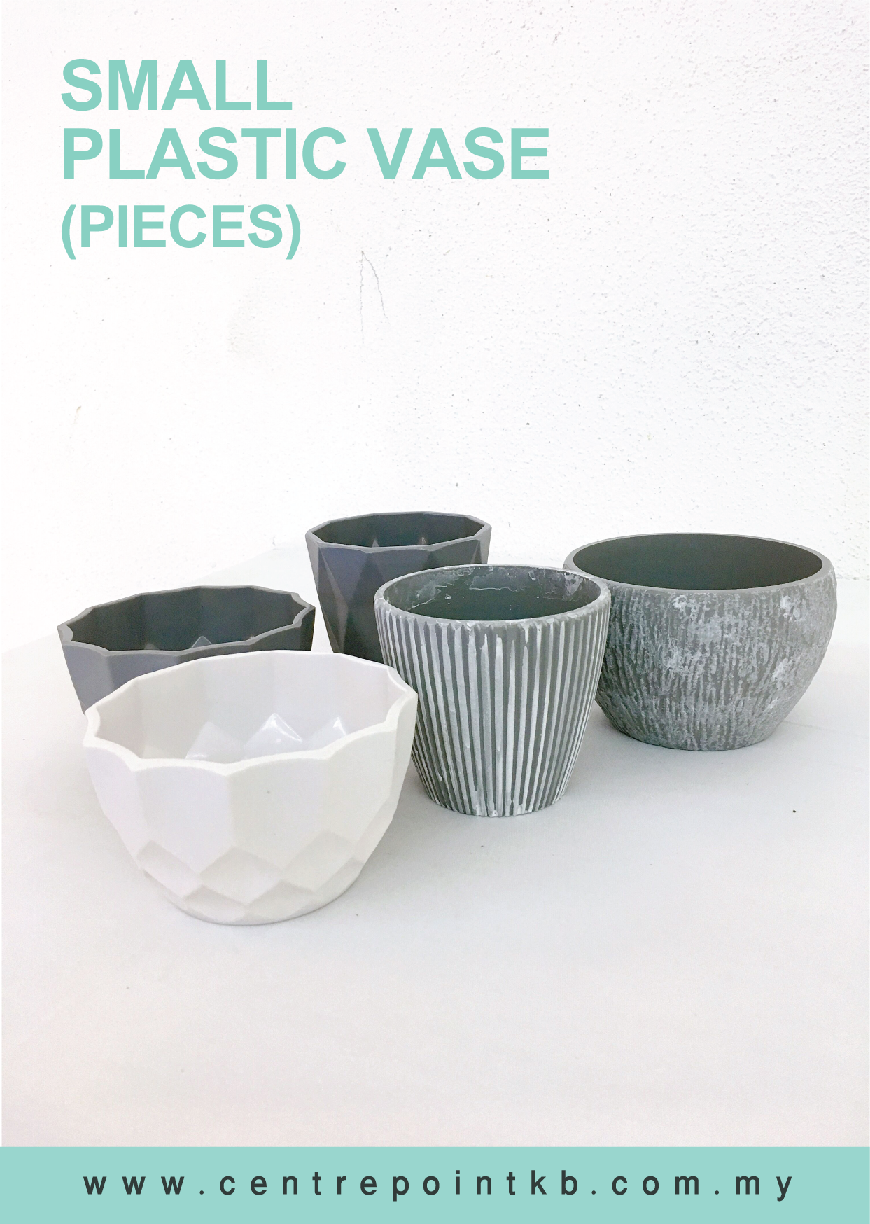 Small Plastic Vase (Pieces)