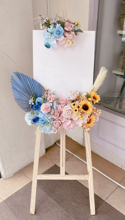 Trendy Acrylic Opening Stand 040 (RM 350.00)