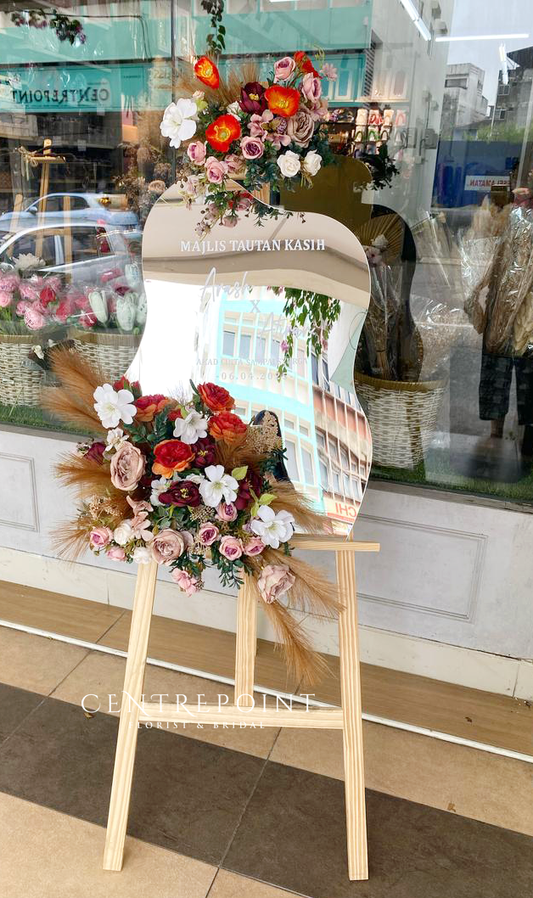 Trendy Acrylic Opening Stand 441 (RM 350.00)