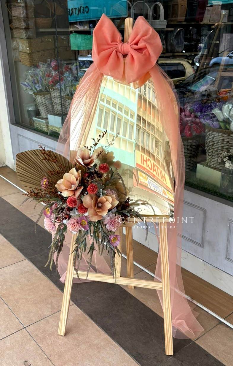 Trendy Acrylic Opening Stand 1823 (RM 300.00)